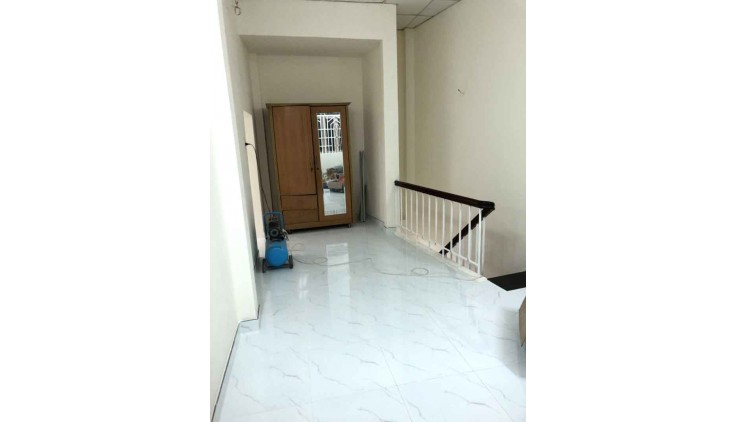 Ngộp Giảm Sốc 1 Tỷ chỉ 3.x Tỷ Bán Nhà HXH 3C 2 Tầng 4x10m 2PN QL13 Hiệp Bình Phước Thủ Đức